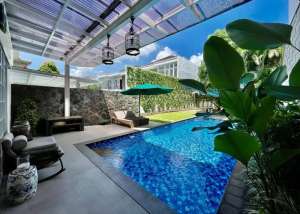 Rumah Taman LuasAsri di Tengah Kota Jakarta lokasi di Townhouse Rumah 7 Residence - Jalan Duren Tiga Selatan, tersedia melalui melalui situs Olx