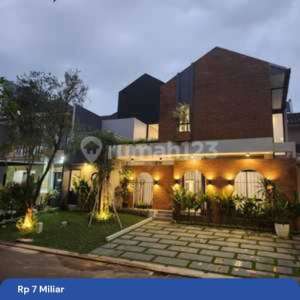 Rumah The Green luas 252m design industrial Cluster Banyan Ville BSD City , tersedia melalui melalui situs Rumah123