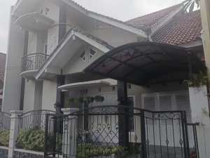 Rumah Tinggal 2 Lantai Lokasi Strategis di Condong Catur Depok Sleman , tersedia melalui melalui situs Olx