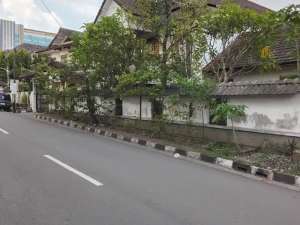 Rumah Tinggal luas besar dekat pakuwom mall depok sleman yogyakarta , tersedia melalui melalui situs Olx