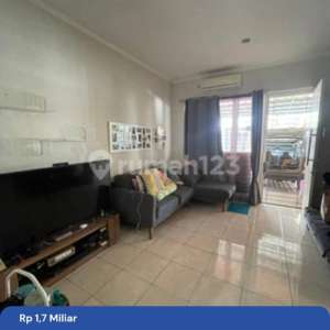 Rumah Tingkat Asri Bagus , tersedia melalui melalui situs Rumah123