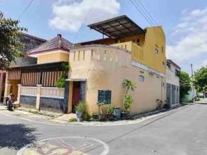 Rumah Tohudan 131Mt, 4Kt, 3Km, dkt jl Adi Sucipto, Colomadu lokasi di Colomadu, tersedia melalui melalui situs Olx