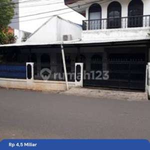 Rumah Tua Cocok Untuk Usaha Di Palmerah Jakbar , tersedia melalui melalui situs Rumah123