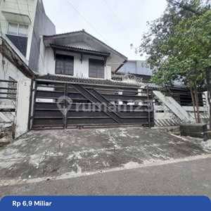 Rumah Tua Hitung Tanah Pulomas Jakarta Timur , tersedia melalui melalui situs Rumah123