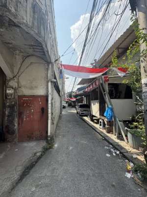 RUMAH TUA HITUNG TANAH SAJA DI TELUK GONG SELATAN FAJAR ALADIN JAKAR , tersedia melalui melalui situs Olx