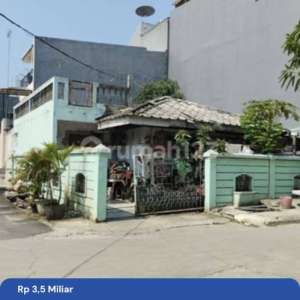 Rumah Tua Murah 12x15 Muara Karang Depan Taman , tersedia melalui melalui situs Rumah123