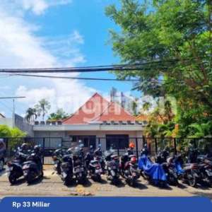 RUMAH USAHA BANGUNAN BELANDA JL. IMAM BONJOL PUSAT KOTA LINGKUNGAN ELIT dekat Raya Darmo, Diponegoro, pusat bisnis dan komersial. , tersedia melalui melalui situs Rumah123