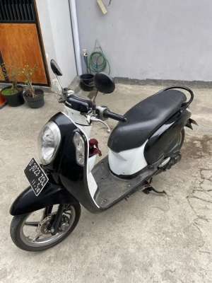 Jual bekas scoopy hitam 2016,lokasi di Sukasari