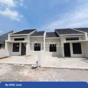 Siap Huni Free Semua Biaya Dekat Stasiun Depok , tersedia melalui melalui situs Rumah123