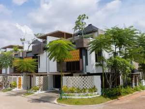 Siap huni rumah nuansa Bali Jakarta Barat lengkap dengan Clubhouse sekelas resort ada freeppn lokasi di Cempaka Putih, tersedia melalui melalui situs Olx