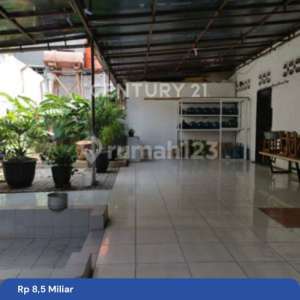 Strategis Rumah Plus Gudang Luas di Palmerah, Jakarta Barat. , tersedia melalui melalui situs Rumah123