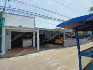 tanah dan bangunan strategis lokasi kledokan lokasi di Depok, tersedia melalui melalui situs Olx