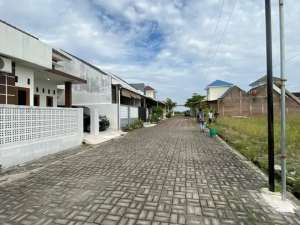 tanah kavlingan termurah di soloraya lokasi strategis akses mudah 100 m dari jl raya solo jogja tanpa melewati perkampungan lokasi di Sawit, tersedia melalui melalui situs Olx