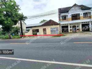 tanah pinggir jalan raya Wonosari piyungan lokasi di Piyungan, tersedia melalui melalui situs Olx