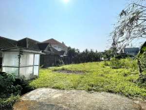 Tanah SHM Pekarangan Cantik Istimewa dekat UNY lokasi di Depok, tersedia melalui melalui situs Olx