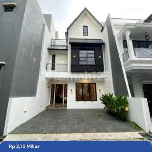 TermurahFree Biaya 3 Lantai Deket Toll Di Jagakarsa Jakarta Selatan , tersedia melalui melalui situs Rumah123