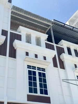 Townhouse 3 Lantai Daerah Bhayangkara Medan. Komplek Mentari Lafayette , tersedia melalui melalui situs Olx