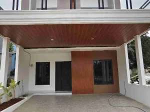 Townhouse Strategis depan Pintu Tol Jatiwarna , tersedia melalui melalui situs Olx
