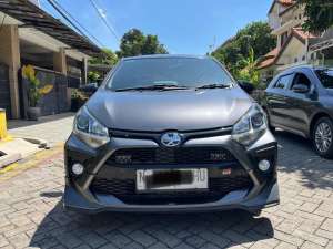Jual bekas Toyota Agya New1.2 GR Sport AT 2022 Abu-abu,lokasi di Jawa Timur