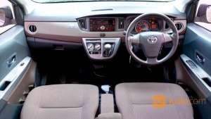 Jual bekas Toyota Calya G MT 2017 Silver,lokasi di Kota Surabaya