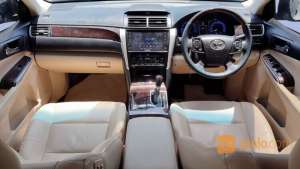 Jual bekas Toyota Camry 2.5 V AT 2017 Hitam,lokasi di Kota Surabaya