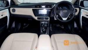 Jual bekas Toyota Corolla Altis 1.8 V AT 2017 Hitam,lokasi di Kota Bekasi