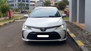 Jual bekas Toyota Corolla Altis V AT 2022 putih km 26 ribuan matic,lokasi di Jakarta DKI