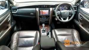 Jual bekas Toyota Fortuner 2.4 VRZ AT 2016 Hitam,lokasi di Kota Surabaya