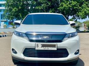 Jual bekas Toyota Harrier 2.0 At 2014 Putih,lokasi di Jawa Barat
