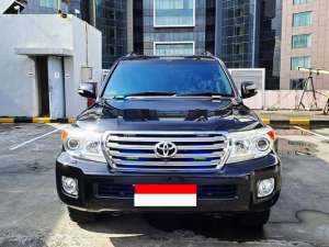 Jual bekas Toyota Land Cruiser 4.5 V8 Diesel VXR ATPM Rawatan B GENAP Pjk 82026 Siap Pakai Luar Kota KREDIT,lokasi di Jakarta DKI