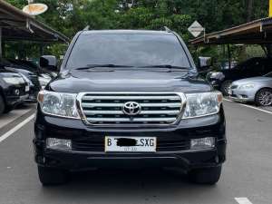 Jual bekas Toyota Land Cruiser 4.6 Automatic 2010,lokasi di Jakarta DKI