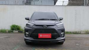 Jual bekas TOYOTA RAIZE GR TURBO SPORT 1.0 AT 2021 HITAM,lokasi di Jawa Barat