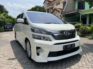 Jual bekas Toyota Vellfire Z 2.4 AT matic 2013 Putih,lokasi di Jawa Timur