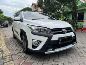 Jual bekas Toyota Yaris TRD Sportivo Heykers 2017 Hatchback ready siap pakai,lokasi di Jawa Timur