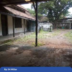 TURUN HARGA Rmh Lama model Belanda, HITUNG TANAH, Syp Gatot Subroto, cck UKantorHotelRuko , tersedia melalui melalui situs Rumah123