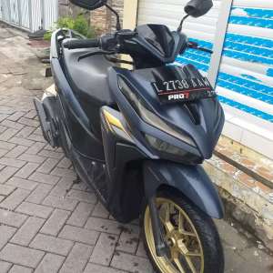 Jual bekas vario 125 iss 2022,lokasi di Mulyorejo