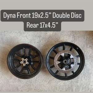 Jual bekas Velg Genuine Harley Davidson Dyna Double Disc Front Rear Black,lokasi di Kab. Sidoarjo