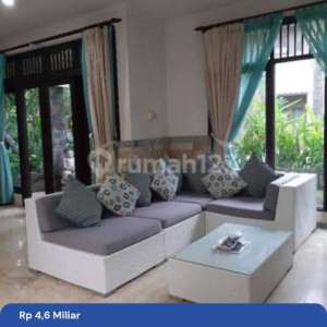 Villa 4 Kamar Tidur Dijual Lokasi Dalam Komplek di Kuta , Bali , tersedia melalui melalui situs Rumah123