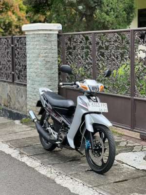 Jual bekas yamaha fizr tahun 2002 pajak hidup,lokasi di Bekasi Timur