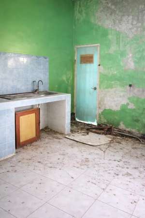 DI JUAL CEPAT RUMAH lokasi di Baros kencana  jln sapir 21  masuk dari polsek  masuk dari polsek brs, tersedia melalui melalui situs Olx