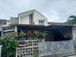 Di jual Rumah , tersedia melalui melalui situs Olx
