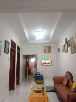 di jual rumah dalam komplek letak sangat strategis lokasi di jalan panjang alteri kelapa 2 SMA 65 kebon jeruk jakarta barat, tersedia melalui melalui situs Olx