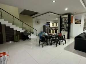 Di jual rumah di Rajawali Selatan dekat PRJ Kemayoran Pademangan, pagar otomatis , tersedia melalui melalui situs Olx