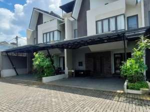 dijual 2 unit rumah gandeng private pool lokasi nyaman karena di dalam townhouse , tersedia melalui melalui situs Olx