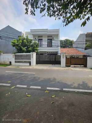 Dijual Cepat Rumah Bagus 2 Lantai di Jagakarsa , tersedia melalui melalui situs Olx