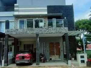 Dijual cepat rumah Hook 2.5 lantai di Lucky Hills , tersedia melalui melalui situs Olx