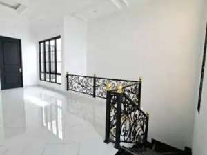 Dijual rmh Babatan pantai baru Gress semi classic dkt kenjeran, Mulyosari,Pakuwon city,sutorejo , tersedia melalui melalui situs Olx