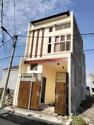 Dijual rumah 2 lantai , tersedia melalui melalui situs Olx