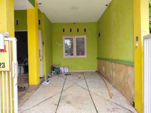 Dijual rumah 2 lantai di perumnas Telukjambe timur Karawang , tersedia melalui melalui situs Olx