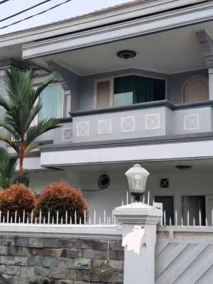 Dijual Rumah Besar Siap HuniDkt Kampus UIN 2 di Cirendeu Ciputat , tersedia melalui melalui situs Olx